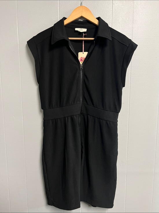 entro Dresses & Skirts - entro Black Ribbed Zip-Front Collared Dress